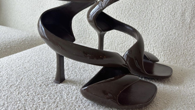 What do you think if this Bottega Veneta heels? Would you wear them?