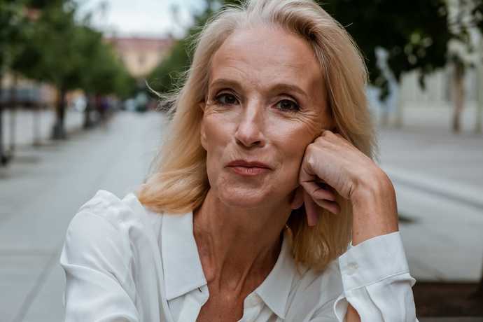 She thinks you should make $500,000 a year to marry her