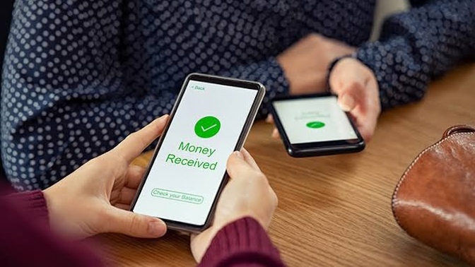 Is it better to be paid weekly or fortnightly?
