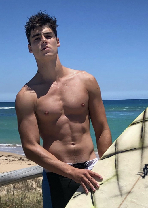 Does the surfer hairstyle trend on the guys still make such an infamous look?