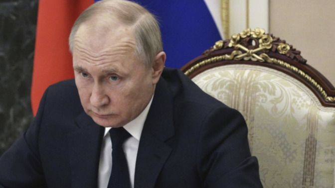 Is Putin paranoid af right now?