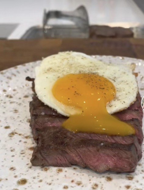 Heres a recipe I recommend. Loeuf à Cheval. Do you fancy it?