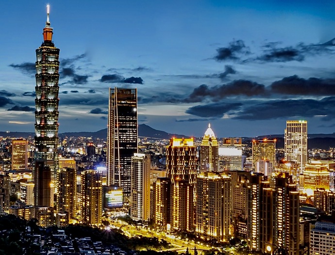 When China invades Taiwan, what should America do?
