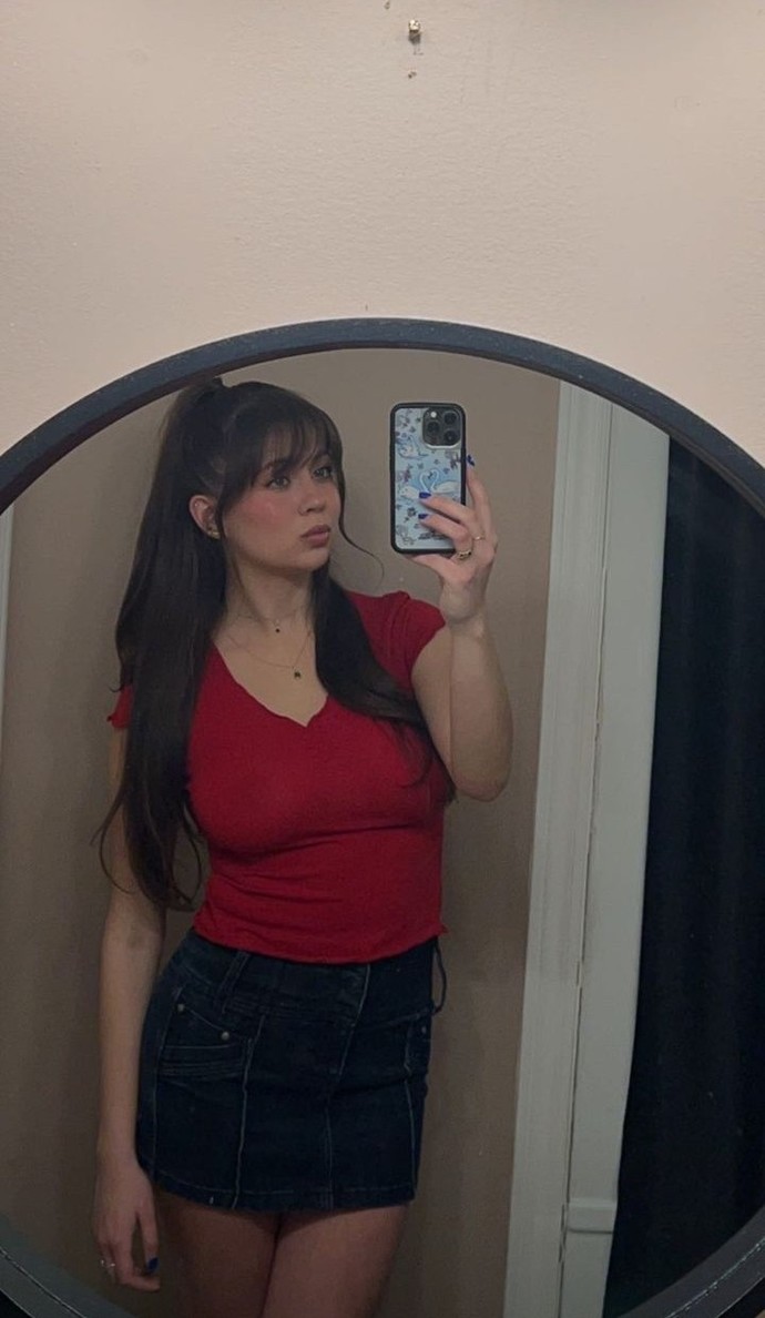 What vibes does this outfit give?