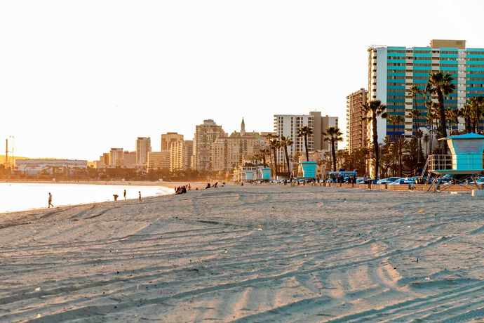 Which tourist attraction would you rather vacation to ?