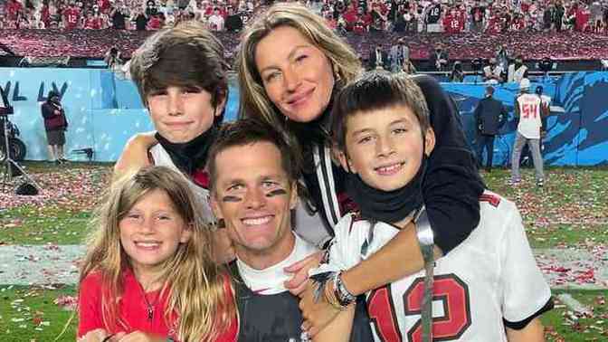 Do you think women are envious that men don’t have to decide between career and family but they do?