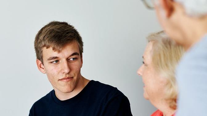 When me and my boyfriend argue he tells his parents about it. Would you guys be ok with this?