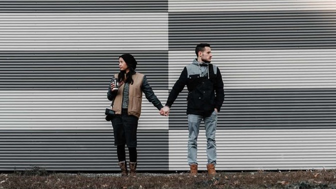 Do men have "advantages" or leverage when it comes to dating? Yes or no? If yes, what do you think is the leverage?
