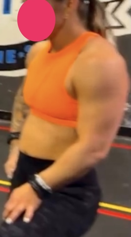 Do many girls at your gym have this much upper body muscle or does this girl look much stronger than most of them?