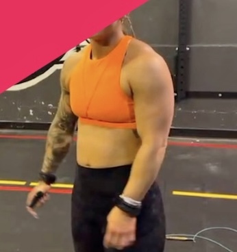 Do many girls at your gym have this much upper body muscle or does this girl look much stronger than most of them?