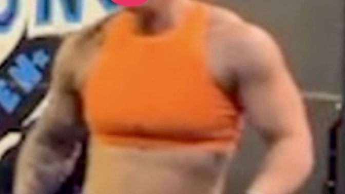 Do many girls at your gym have this much upper body muscle or does this girl look much stronger than most of them?