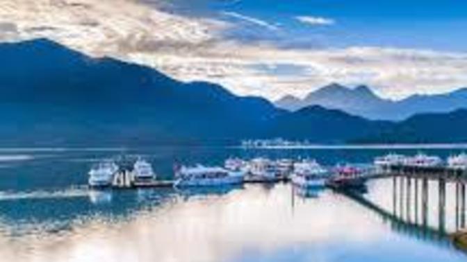 Which destination would you rather travel to?