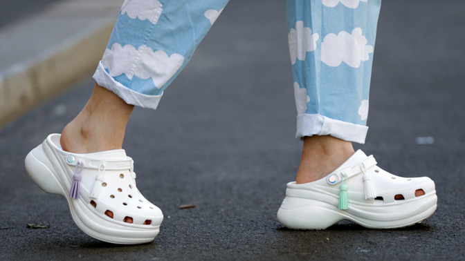 What is an unattractive thing a gender wears?