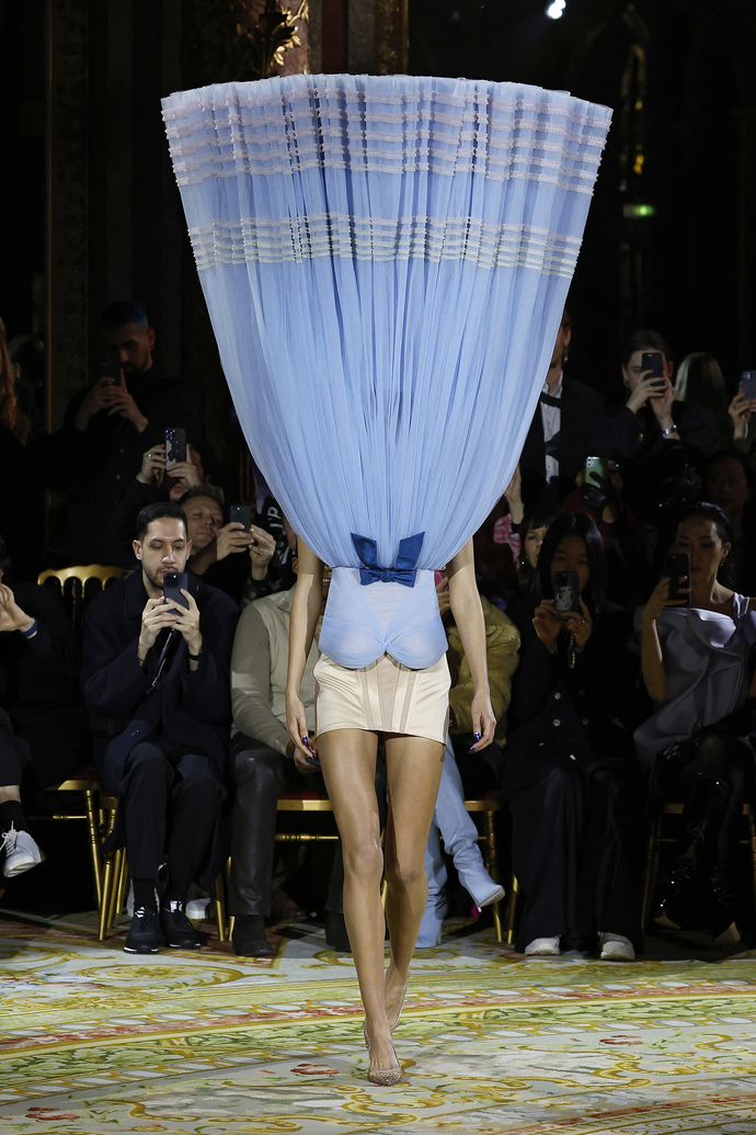 What kind of outfit makes you go crazy for the opposite gender?