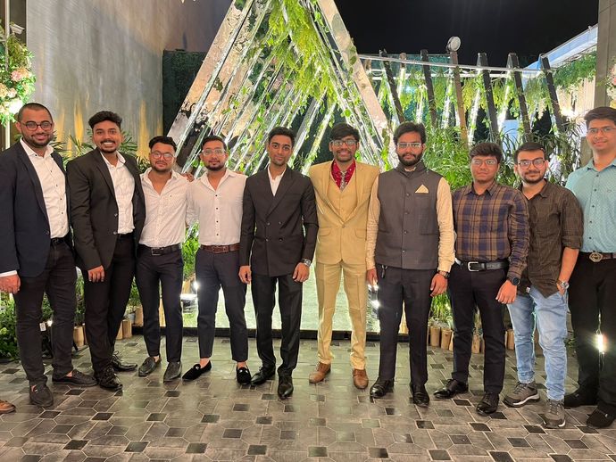 Which one am I? The one who looks the stupidest π€£