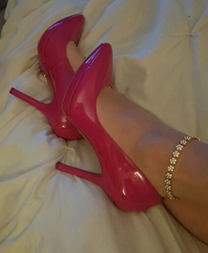 Heels of flats on a first date?