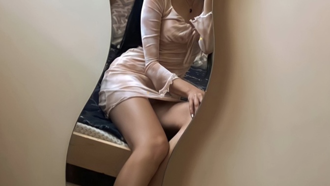 Is this style of dress pretty?