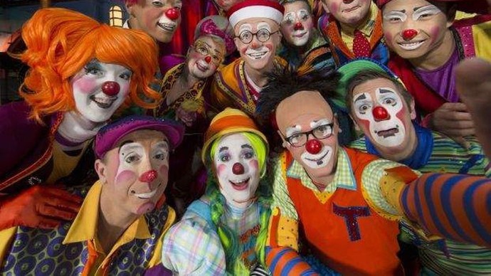 Would you ever date and have a relationship with a person who works as a literal clown (circus or childrens parties) for a living?