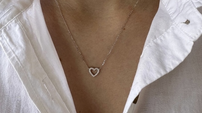 Do you think this necklace is beautiful? Should I buy it?