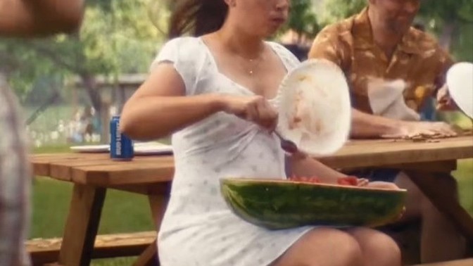 Do Americans eat watermelon with a spoon?