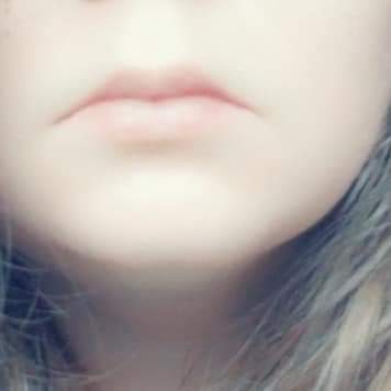 How do you guys feel about natural smaller lips?