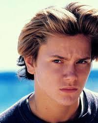 Girls, which guy is hottest: Lewis Hamilton, Tommy Fury, Robert Downey Jr, Vin Diesel, Taylor Lautner, Jared Leto, or River Phoenix?