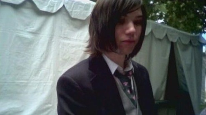 Which hairstyle do you think looks better on Ryan Ross?