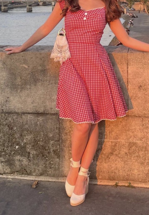 Do you like my friends outfit?