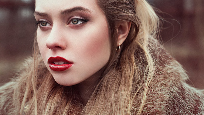 What should you say to a young beautiful woman who hates everything and is annoyed all the time?