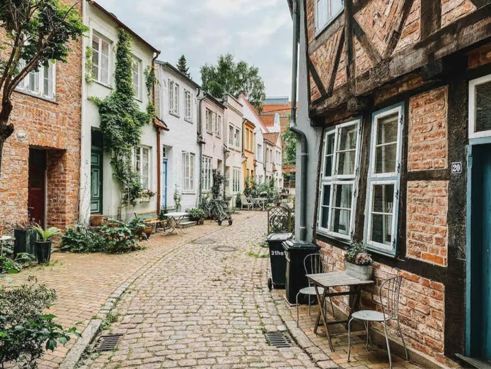 What is the most beautiful non touristic city in Germany?