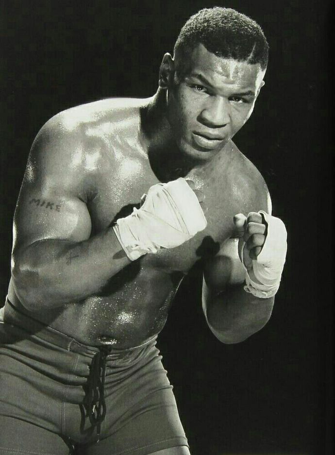 Who would win, a 20 year old Muhammad Ali or 20 year old Mike Tyson?