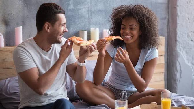 Would you, as a white person, be open to date a black woman?