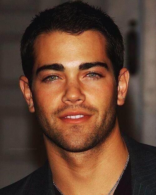 Girls, which guy is hottest: Chace Crawford, Josh Hartnett, Chris Pine, Mark Wahlberg, Jesse Metcalfe, Jared Padalecki, or Karl Urban?