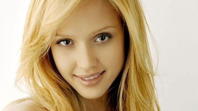 Which actress is prettier?