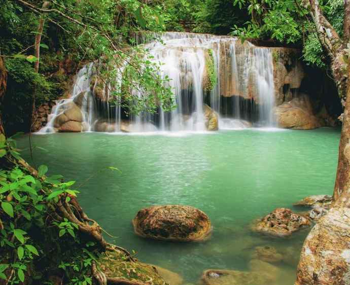 (Girls) would you go to Thailand? And for what purpose?