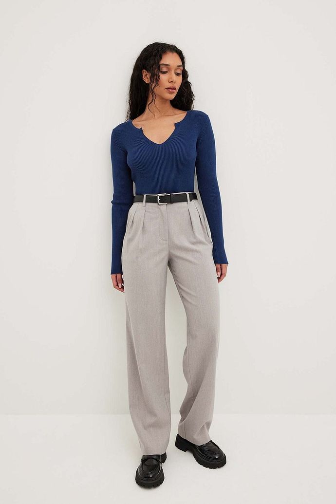 What colors would work well with this blue sweater?
