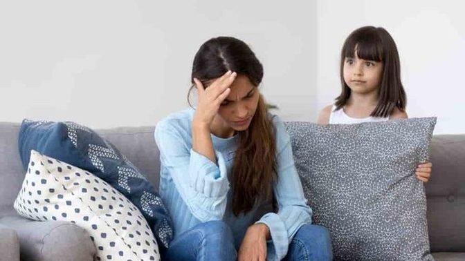 Why do single mothers struggle so much more than single fathers when it comes to raising children?