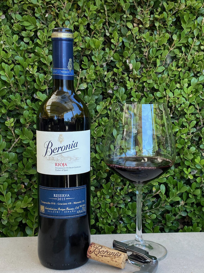 What is a good wine you would recommend me to gift an old coworker?