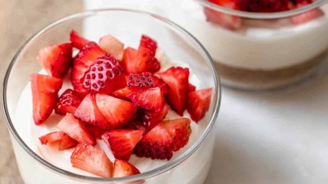 Do any of you have greek yogurt and cottage cheese with berries as a late night snack before bed?