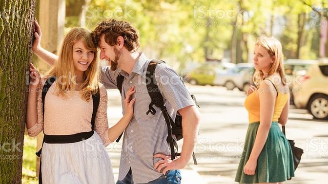 How to stop getting jealous / insecure when guys flirt with other girls?