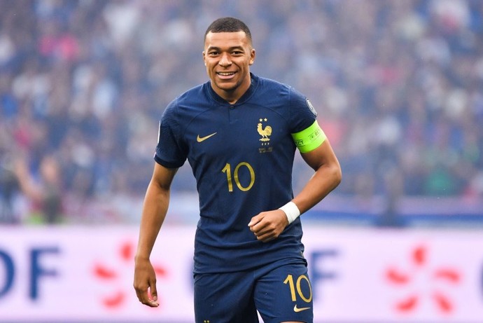 If you were Kylian Mbappe, would you accept Al Hilals offer of a 700 million euro salary?