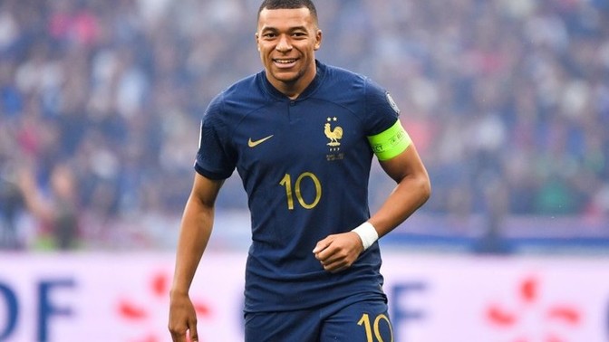 If you were Kylian Mbappe, would you accept Al Hilal's offer of a 700 million euro salary?