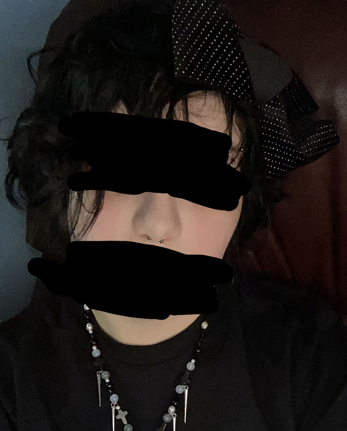 Do you like to wear hair accessories? What ones?
