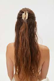 Do you like to wear hair accessories? What ones?
