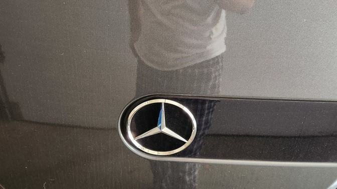 Are girls attracted to expensive cars?