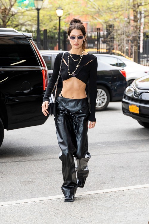 Say. Those that sport a thong above their pants. Is the fashion trend so in. Or is it getting out of hand?