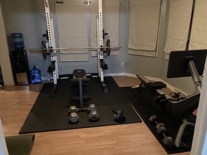 Rowing machine, rack, bench, 400 lbs of weights 