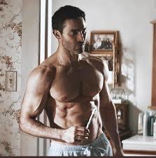 Girls, which guy is hottest: Taylor Kitsch, Gerard Butler, Lenny Kravitz, Christian Bale, Tyson Beckford, Tyler Hoechlin, or Alex Pettyfer?