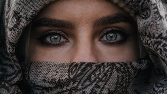 Have you ever fallen for someone who had amazing eyes?