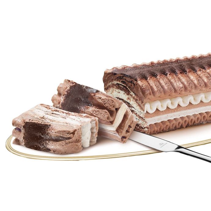 How many of you love the feeling of ice cream cakes?